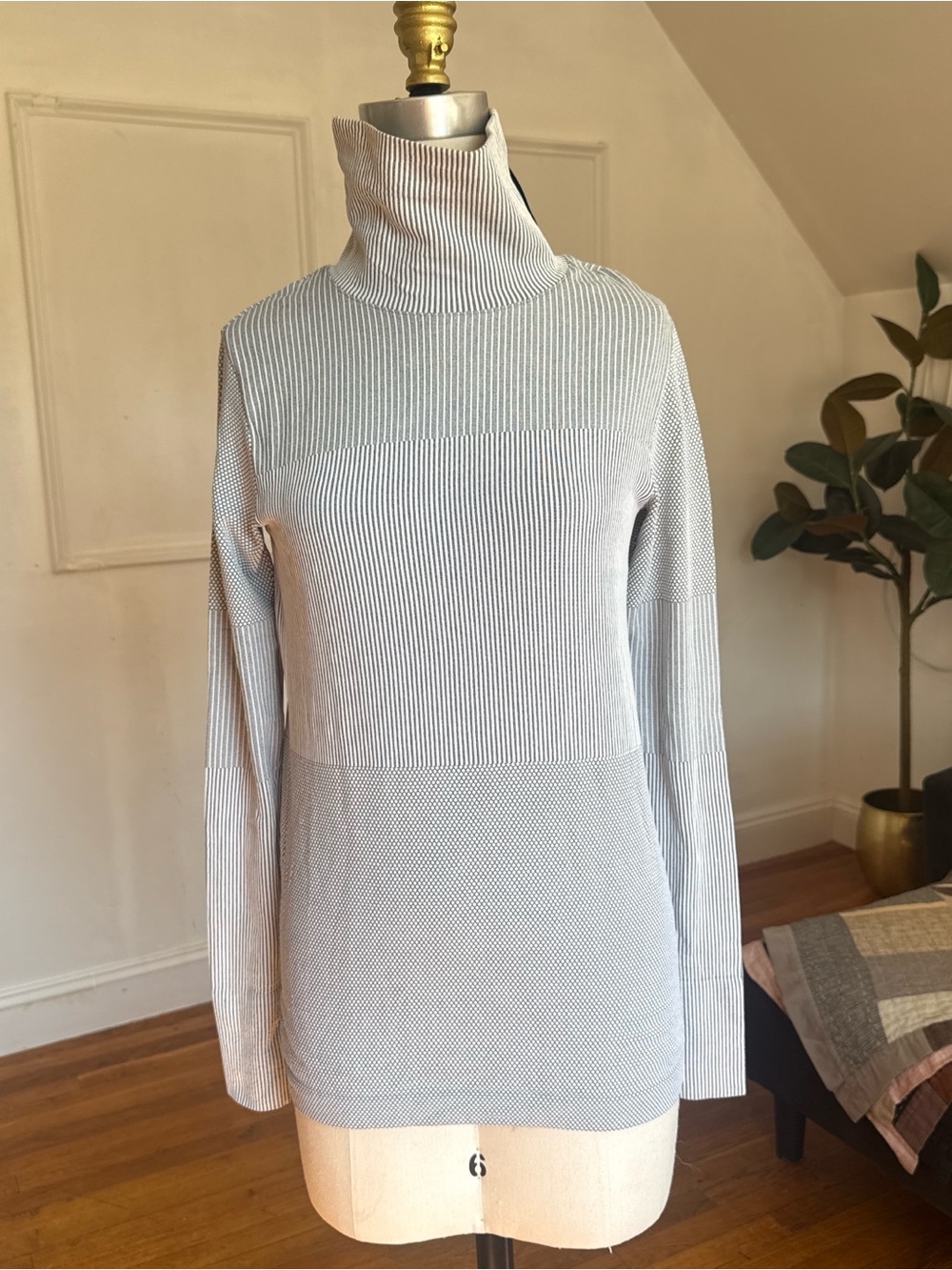 Athleta Light Gray Ribbed Turtleneck Sweater